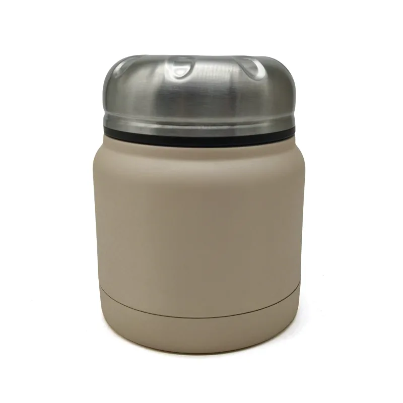 Hutsean isolatutako bazkari-kutxa